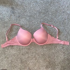 VS Pink Bra in Pink